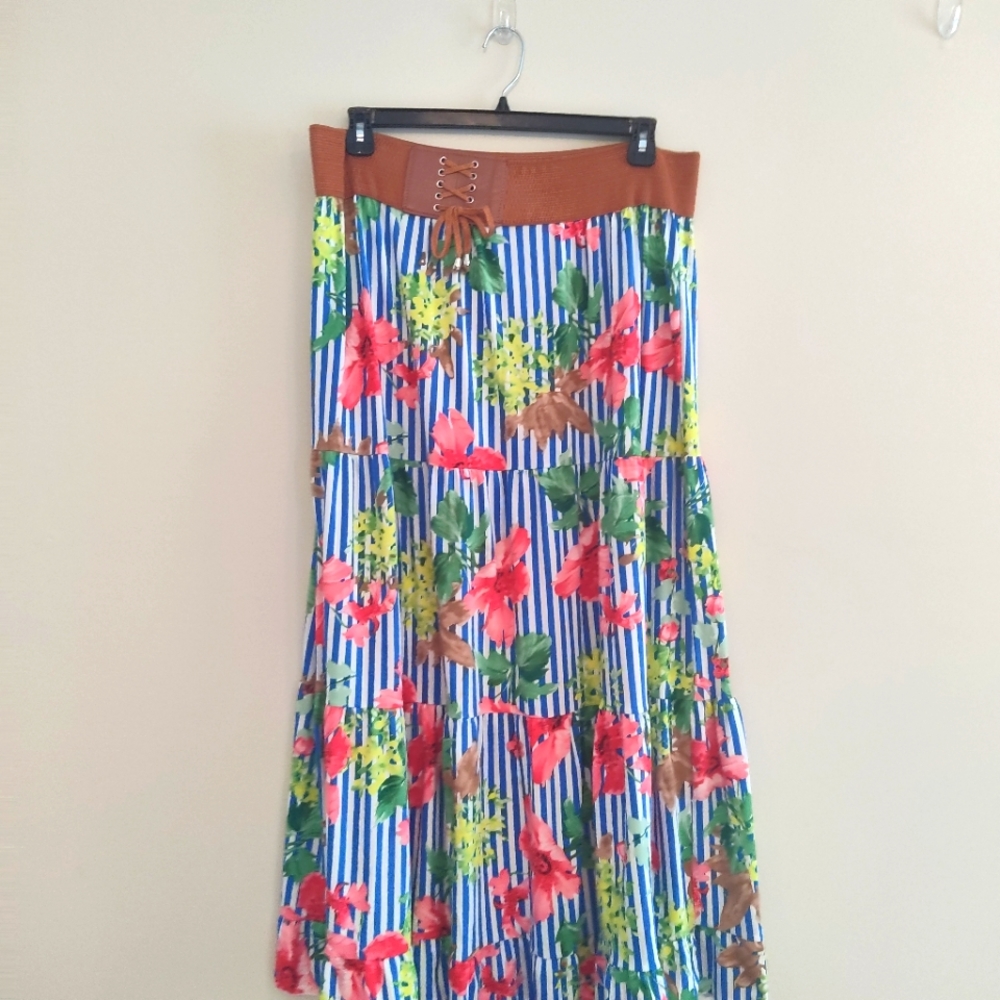 Women's 2x skirt with belted waist